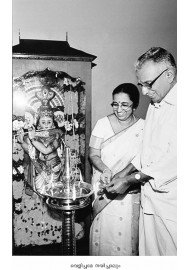 Therambil Aarbhadangalillathe Aaravangalillathe